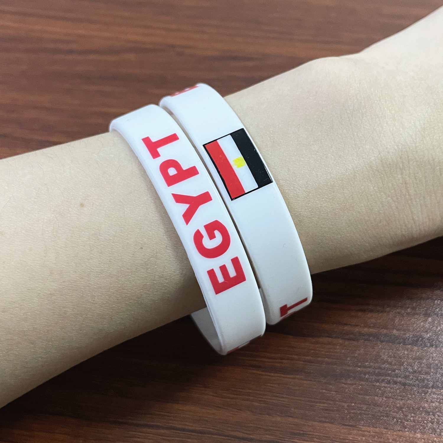 Pulseras de silicona con bande - Men Accessories Egypt reseña y precio